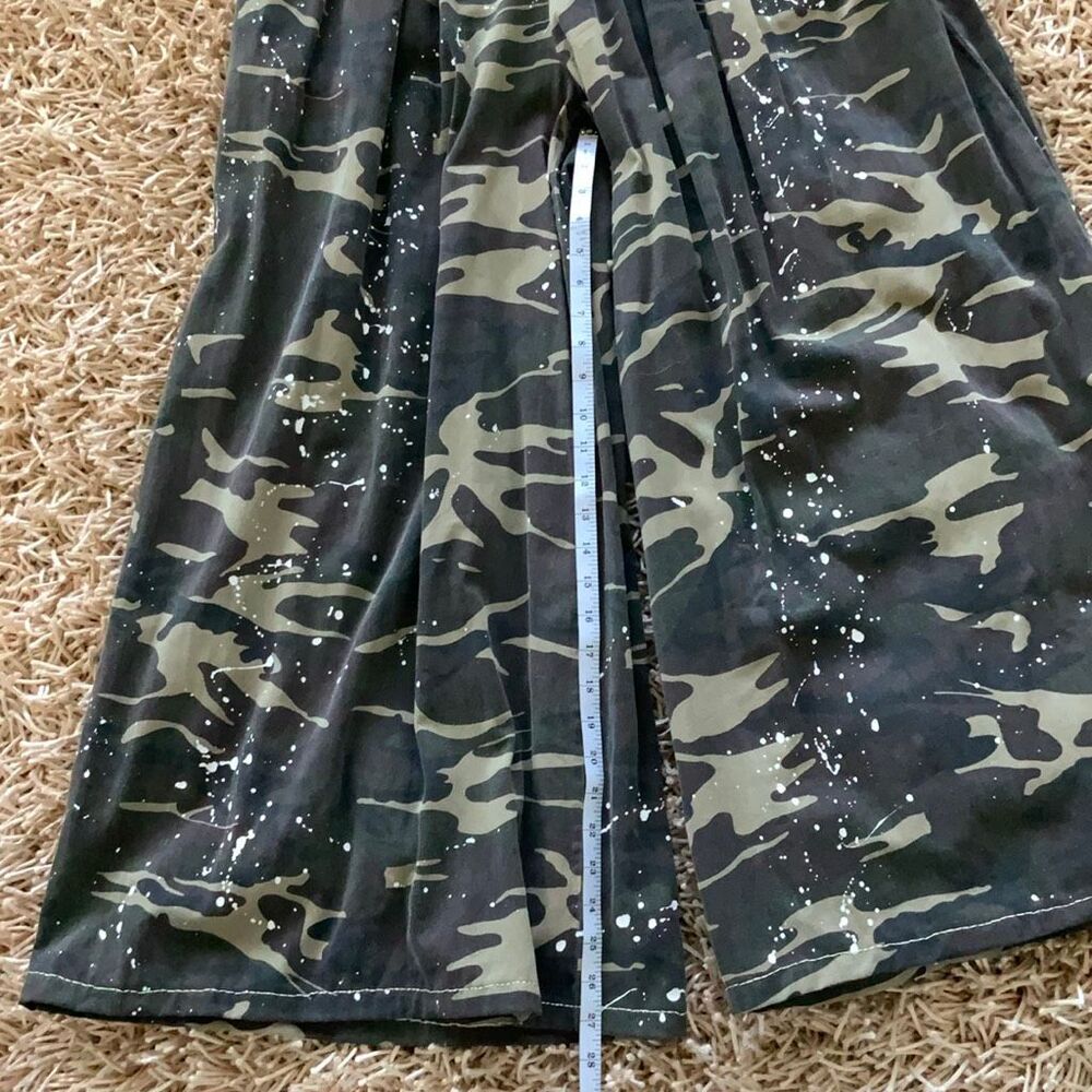 BlueVelvet Wide Leg Camo Printed Splatter Detail Side M/L - Picture 4 of 7